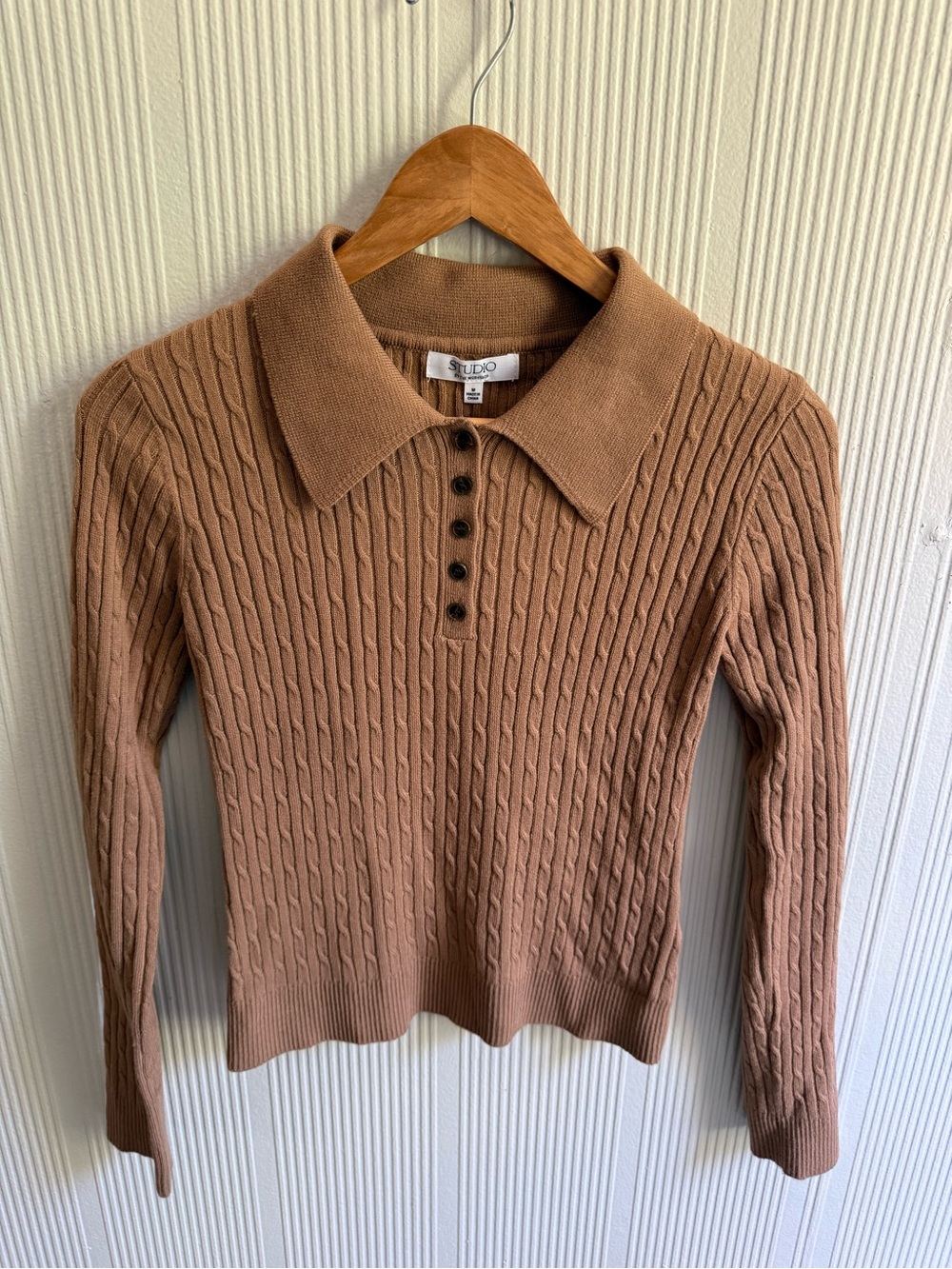 Studio Ribbed Cable Polo Sweater in Camel Brown